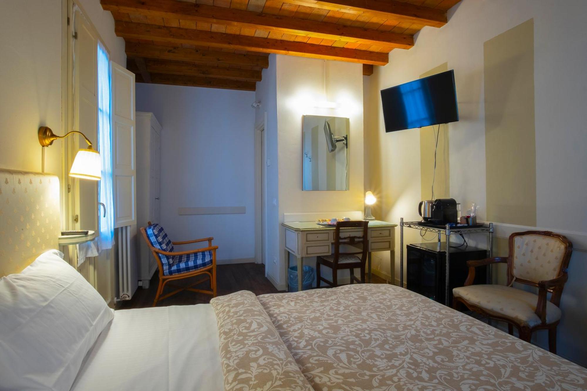 Il Cortiletto Hotel Placência Exterior foto