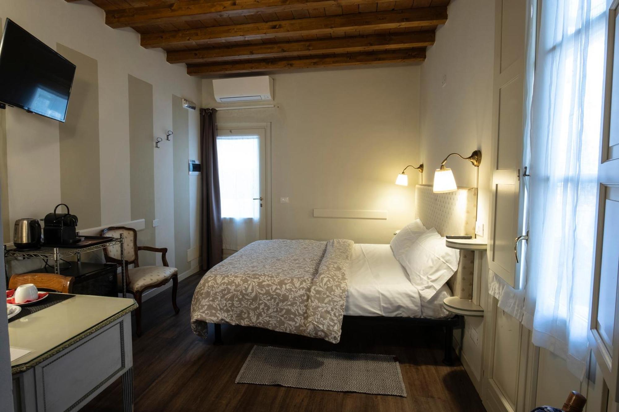 Il Cortiletto Hotel Placência Exterior foto