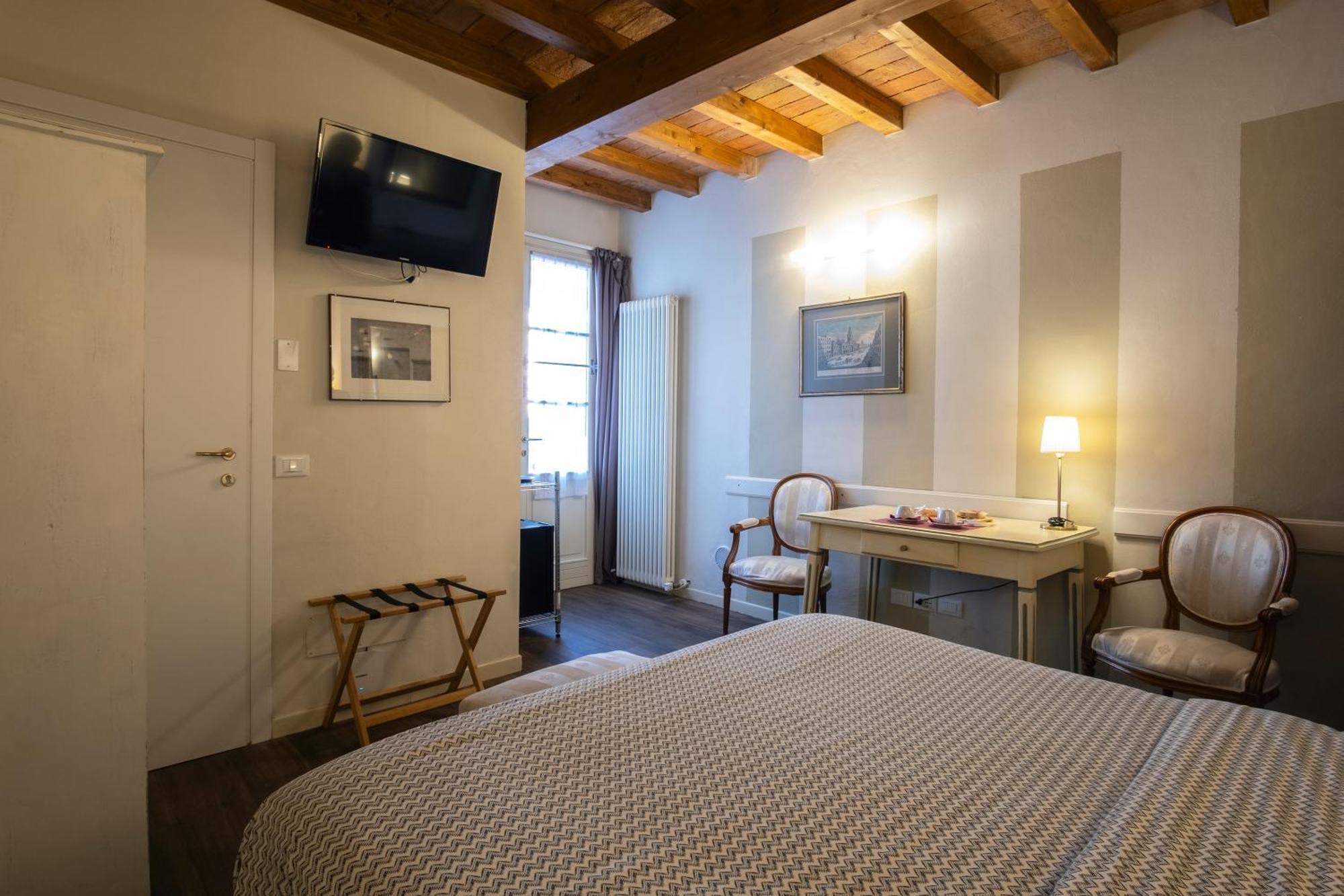 Il Cortiletto Hotel Placência Exterior foto