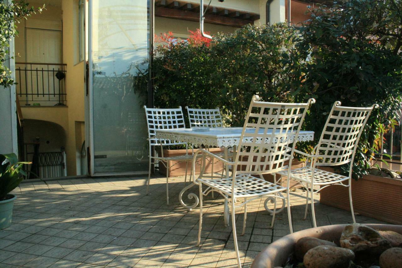 Il Cortiletto Hotel Placência Exterior foto